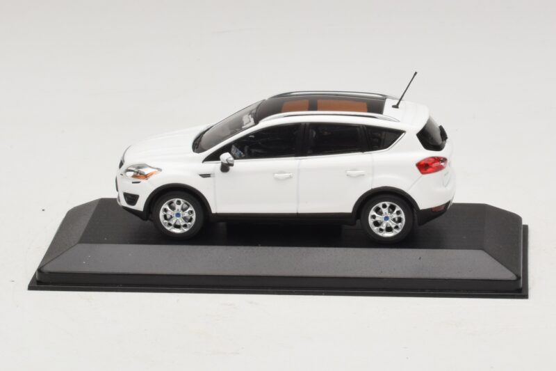 Ford Kuga Mk1 Bianco Edizione Concessionario Minichamps 1:43 KUGA002 Pressofusione