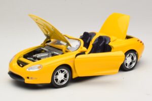 Ford Mustang Mach III Cabrio Giallo Maisto 1:18 32815 Pressofusione — immagine 2 di 8