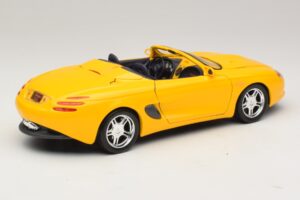 Ford Mustang Mach III Cabrio Giallo Maisto 1:18 32815 Pressofusione — immagine 3 di 8