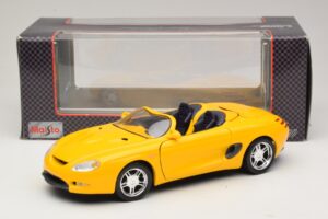 Ford Mustang Mach III Cabrio Giallo Maisto 1:18 32815 Pressofusione — immagine 8 di 8