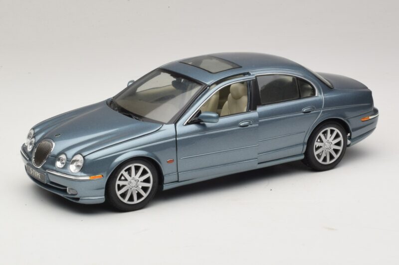 Jaguar S-Type X200 Blu Maisto 1:18 31865 Pressofusione