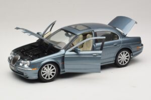 Jaguar S-Type X200 Blu Maisto 1:18 31865 Pressofusione — immagine 2 di 8