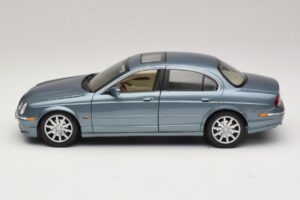 Jaguar S-Type X200 Blu Maisto 1:18 31865 Pressofusione — immagine 4 di 8
