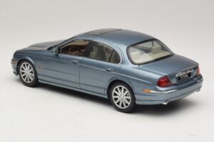 Jaguar S-Type X200 Blu Maisto 1:18 31865 Pressofusione — immagine 7 di 8