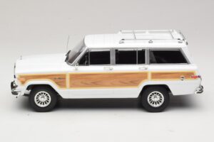 Jeep Grand Wagoneer Bianco KK-Scale 1:18 KKDC181111 Pressofusione — immagine 3 di 6