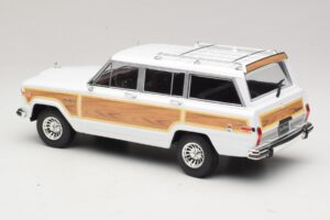 Jeep Grand Wagoneer Bianco KK-Scale 1:18 KKDC181111 Pressofusione — immagine 5 di 6