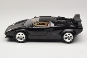 Lamborghini Countach 5000 Quattrovalvole Nero Bburago 1:18 3337 Pressofusione — immagine 4 di 8
