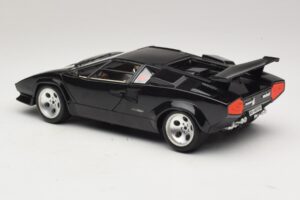 Lamborghini Countach 5000 Quattrovalvole Nero Bburago 1:18 3337 Pressofusione — immagine 7 di 8