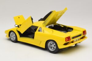 Lamborghini Diablo Giallo Maisto 1:18 32803 Pressofusione — immagine 5 di 8