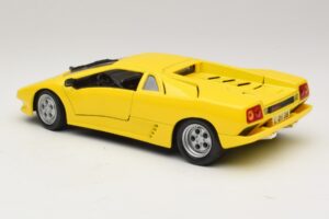 Lamborghini Diablo Giallo Maisto 1:18 32803 Pressofusione — immagine 7 di 8