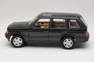 Land Rover Range Rover P38A 4.6 HSE Verde Metallizzato AUTOart 1:18 70010 Pressofusione — immagine 4 di 8