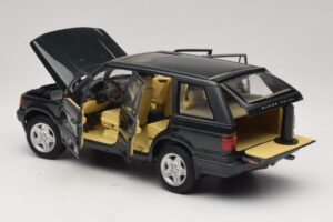 Land Rover Range Rover P38A 4.6 HSE Verde Metallizzato AUTOart 1:18 70010 Pressofusione — immagine 5 di 8