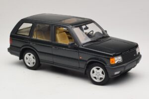 Land Rover Range Rover P38A 4.6 HSE Verde Metallizzato AUTOart 1:18 70010 Pressofusione — immagine 6 di 8