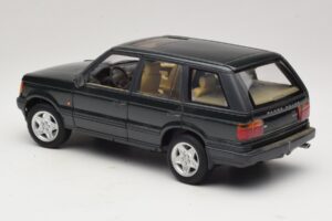 Land Rover Range Rover P38A 4.6 HSE Verde Metallizzato AUTOart 1:18 70010 Pressofusione — immagine 7 di 8