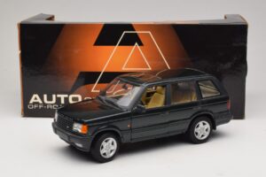 Land Rover Range Rover P38A 4.6 HSE Verde Metallizzato AUTOart 1:18 70010 Pressofusione — immagine 8 di 8