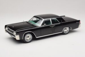 Lincoln Continental Nero KK-Scale 1:18 Lincoln Continental Nero KK-Scale 1:18 KKDC181483 Pressofusione