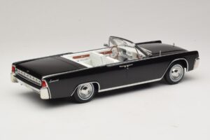 Lincoln Continental Convertible Nero Bad Boys KK-Scale 1:18 KKDC181521 Pressofusione — immagine 3 di 7