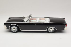 Lincoln Continental Convertible Nero Bad Boys KK-Scale 1:18 KKDC181521 Pressofusione — immagine 4 di 7