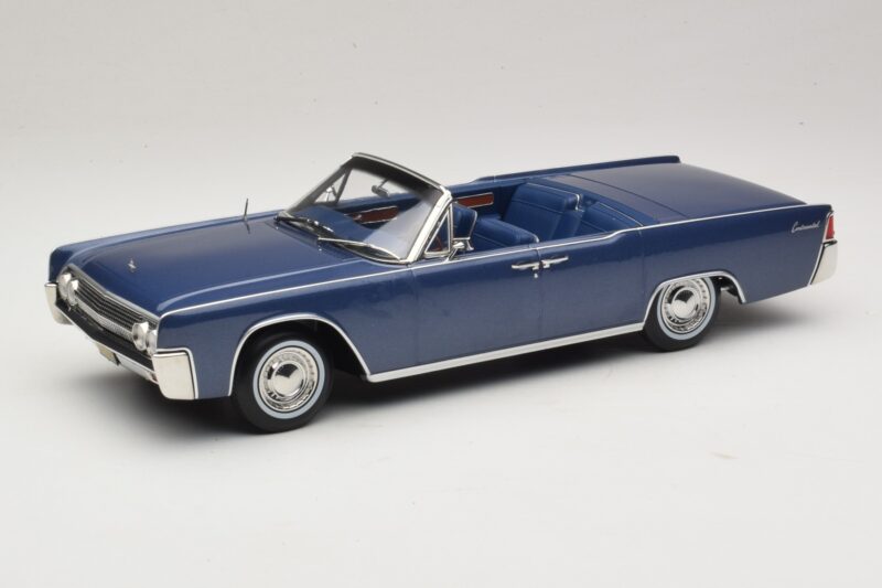 Lincoln Continental Convertible Blu Metallizzato The Lincoln Lawyer KK-Scale 1:18 KKDC181522 Pressofusione