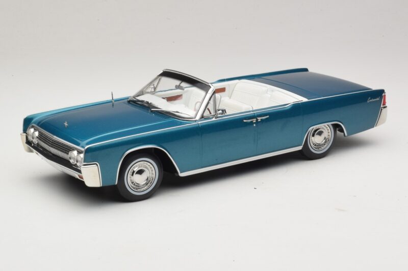 Lincoln Continental Convertible Turchese Metallizzato KK-Scale 1:18 KKDC181524 Pressofusione