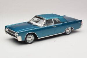 Lincoln Continental Convertible Turchese Metallizzato KK-Scale 1:18 KKDC181524 Pressofusione — immagine 2 di 7