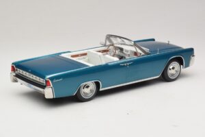 Lincoln Continental Convertible Turchese Metallizzato KK-Scale 1:18 KKDC181524 Pressofusione — immagine 3 di 7