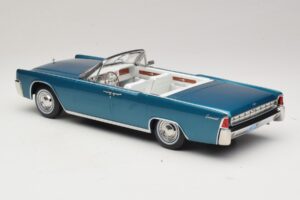 Lincoln Continental Convertible Turchese Metallizzato KK-Scale 1:18 KKDC181524 Pressofusione — immagine 6 di 7