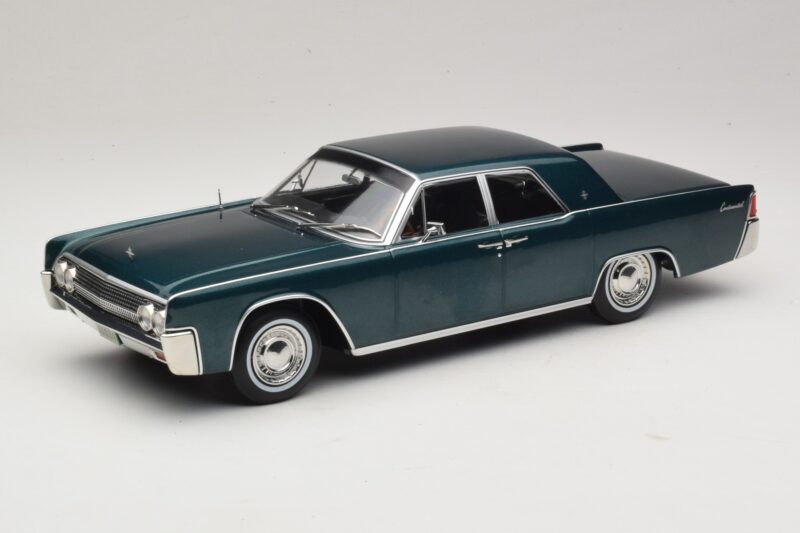 Lincoln Continental Verde Scuro Metallizzato Matrix Reloaded & Revolutions KK-Scale 1:18 KKDC181481 Pressofusione