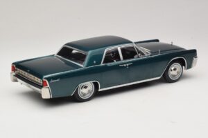 Lincoln Continental Verde Scuro Metallizzato Matrix Reloaded & Revolutions KK-Scale 1:18 KKDC181481 Pressofusione — immagine 2 di 6