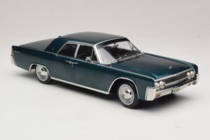 Lincoln Continental Verde Scuro Metallizzato Matrix Reloaded & Revolutions KK-Scale 1:18 KKDC181481 Pressofusione — immagine 4 di 6