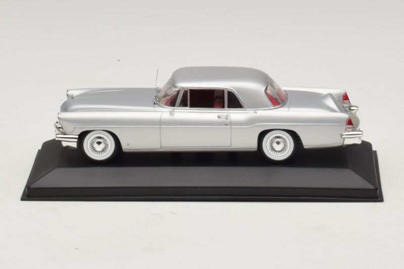Lincoln Continental Mark II Argento Minichamps 1:43 Lincoln Continental Mark II Argento Minichamps 1:43 400082301 Pressofusione