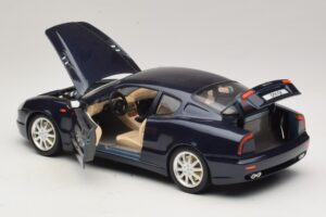 Maserati 3200 GT Blu Bburago 1:18 3371-P1 Pressofusione — immagine 5 di 8