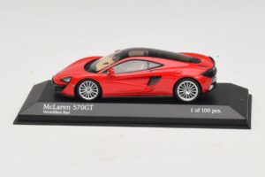 McLaren 570GT Vermillion Red Minichamps 1:43 537154522 Pressofusione