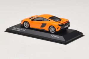 McLaren 675LT Arancione Minichamps 1:43 537154421 Pressofusione — immagine 3 di 5