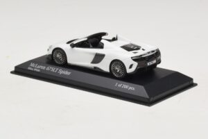 McLaren 675LT Spider Silica White Minichamps 1:43 537154432 Pressofusione — immagine 3 di 5