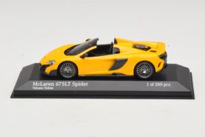 McLaren 675LT Spider Volcano Yellow Minichamps 1:43 537154430 Pressofusione