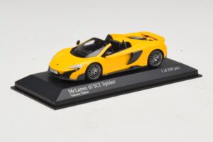 McLaren 675LT Spider Volcano Yellow Minichamps 1:43 537154430 Pressofusione — immagine 2 di 5