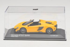 McLaren 675LT Spider Volcano Yellow Minichamps 1:43 537154430 Pressofusione — immagine 4 di 5