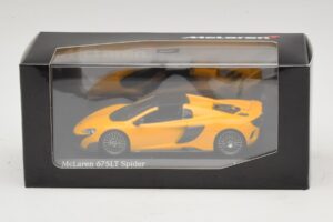 McLaren 675LT Spider Volcano Yellow Minichamps 1:43 537154430 Pressofusione — immagine 5 di 5