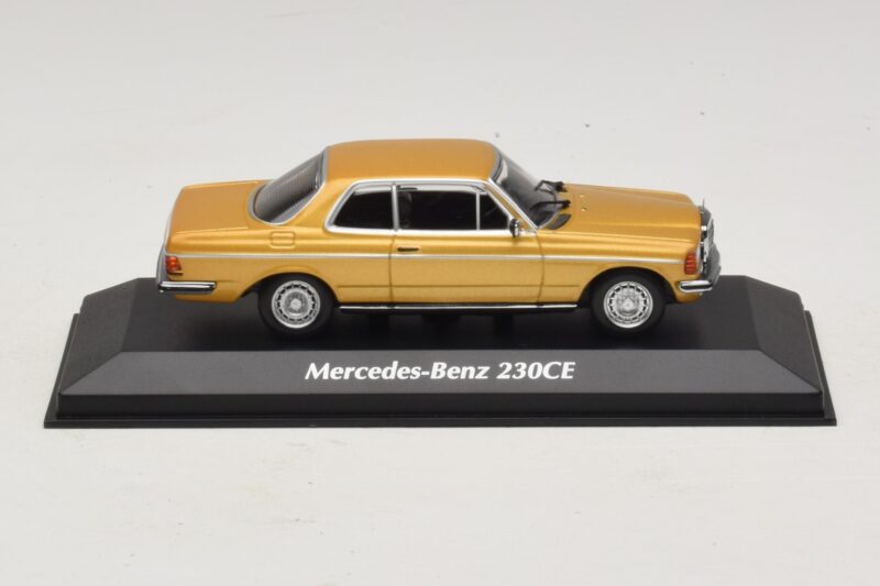 Mercedes 230 CE C123 Oro Metallizzato Maxichamps 1:43 940032220 Pressofusione