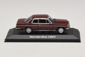 Mercedes 230 CE C123 Rosso Maxichamps 1:43 940032221 Pressofusione