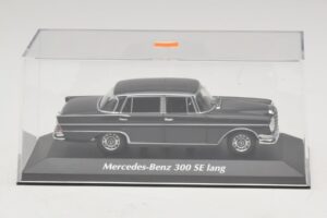 Mercedes 300 SE W112 Lang Grigio Scuro Maxichamps 1:43 940035201 Pressofusione — immagine 4 di 5