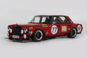 Mercedes 300 SEL W109 Red Pig S-Klub C63 S Mars Red GT Spirit 1:18 GT584 Resina — immagine 2 di 2