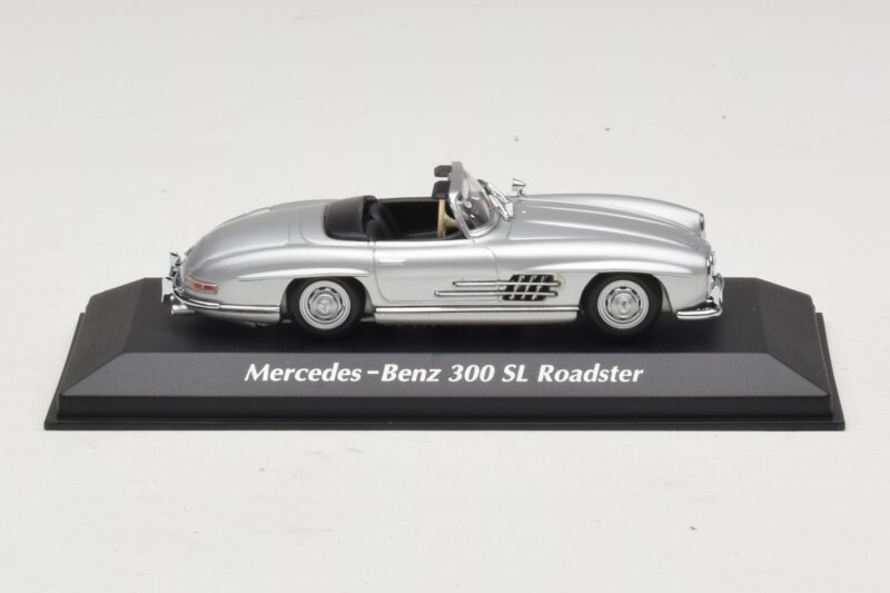 Mercedes 300 SL W198 Roadster Argento Maxichamps 1:43 Mercedes 300 SL W198 Roadster Argento Maxichamps 1:43 940039030 Pressofusione