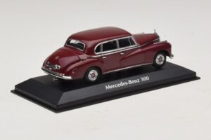 Mercedes 300 W186 Rosso Scuro Maxichamps 1:43 940039060 Pressofusione — immagine 2 di 5