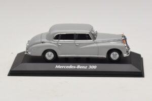 Mercedes 300 W186 Grigio Maxichamps 1:43 940039061 Pressofusione
