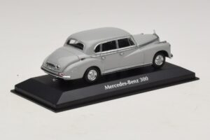 Mercedes 300 W186 Grigio Maxichamps 1:43 940039061 Pressofusione — immagine 2 di 5