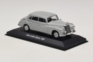 Mercedes 300 W186 Grigio Maxichamps 1:43 940039061 Pressofusione — immagine 3 di 5