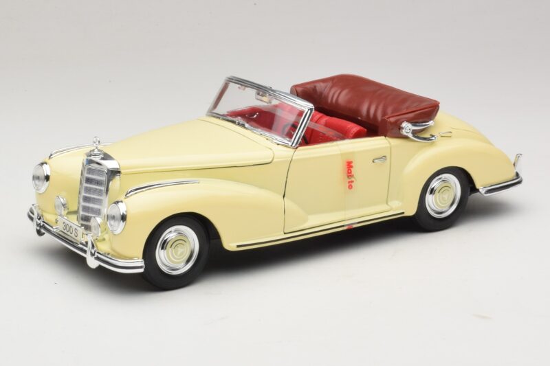 Mercedes 300S Crema Maisto 1:18 31806 Pressofusione