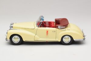 Mercedes 300S Crema Maisto 1:18 31806 Pressofusione — immagine 4 di 8